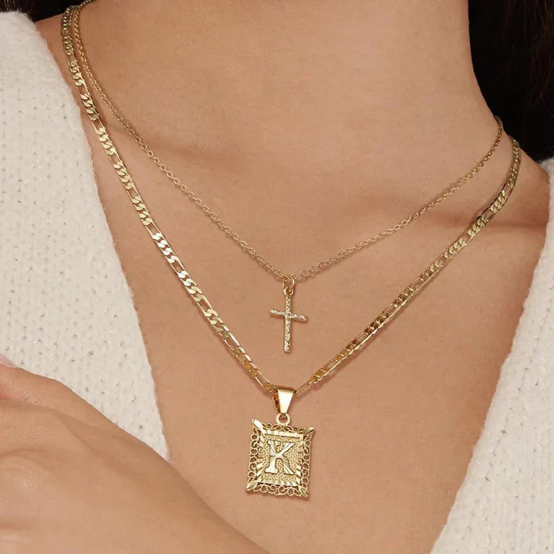 Halsbandsset med kors och initial | Guld