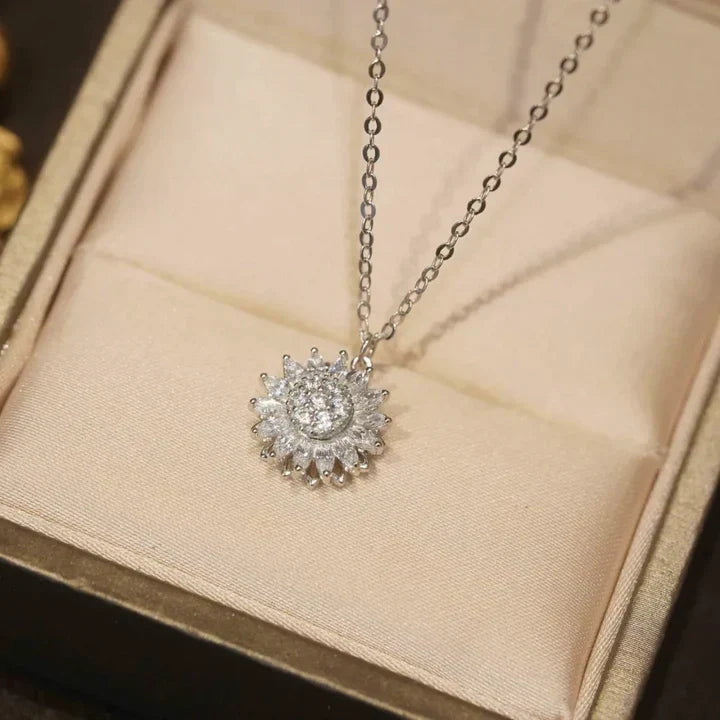 Fortuna Stellaris Necklace | White Gold