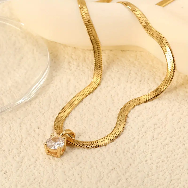 Elegantt halsband med strasshänge | Guld