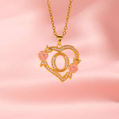 Halsband med blomberlock och initial | Guld