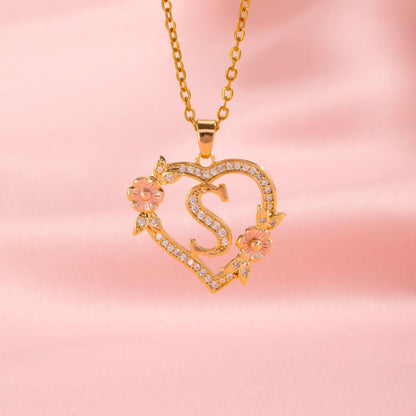 Halsband med blomberlock och initial | Guld