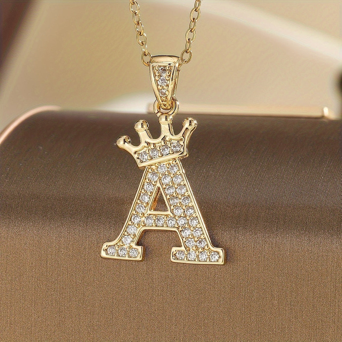 Initialhalsband med krona | Guld