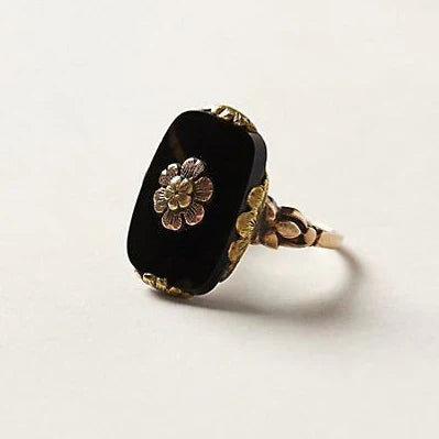 Vintage ring med svart sten | Guld